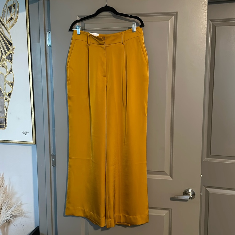 NINE WEST MUSTARD SILKY PANT - NWT never worn. Size 10